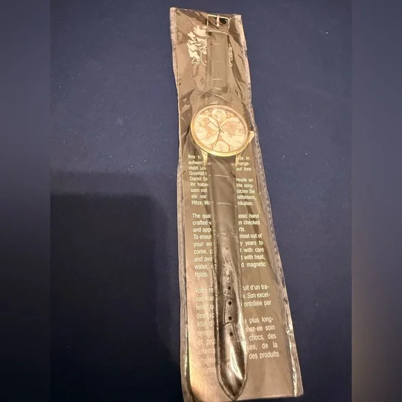 Vintage World Map Women's Watch - Picture 4 of 4